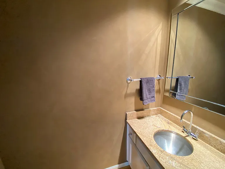 410 N Park Ave — Photo 13