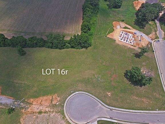 3rd image of 220 Emma Ross Ln