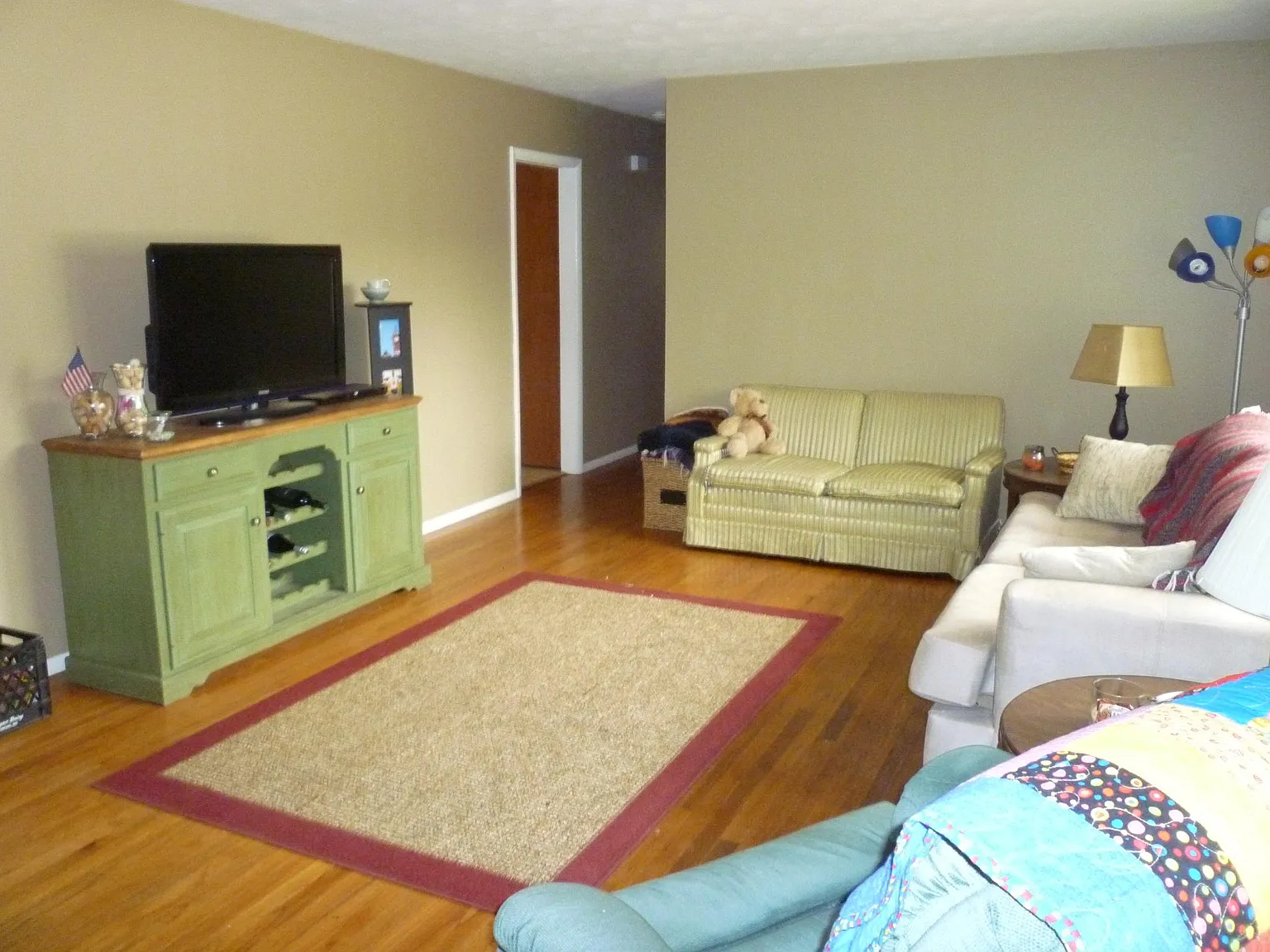 3 bed, 1750 sqft, $2,400 — Photo 2