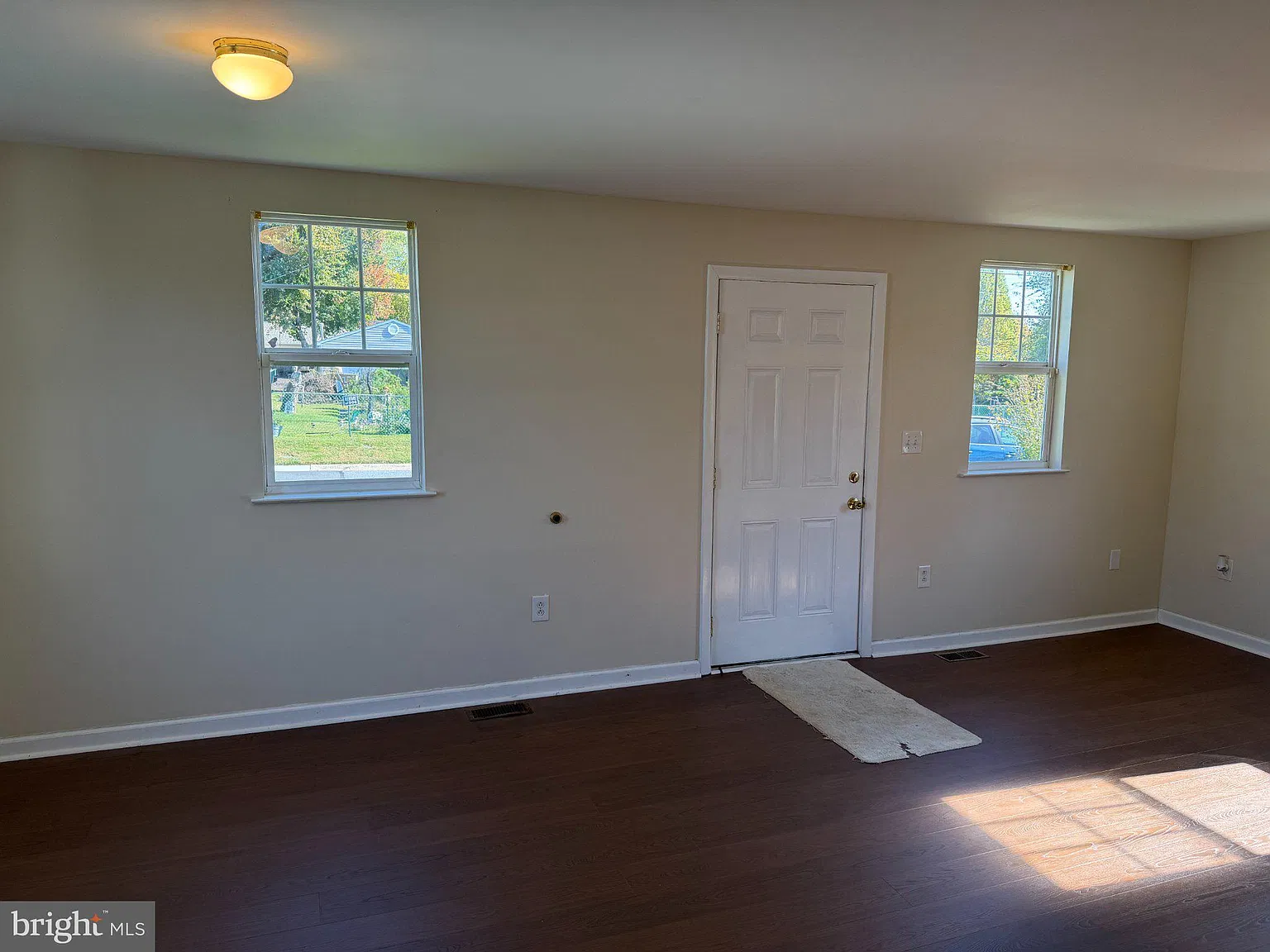 2 bed, 1.5 bath, 900 sqft, $1,450 — Photo 3
