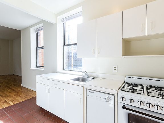5th image of 424 W 53rd St APT 1C