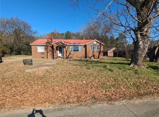 210 Lee St, Calhoun Falls, SC 29628