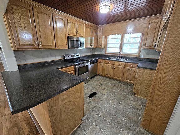2nd image of 745 Stag Ln