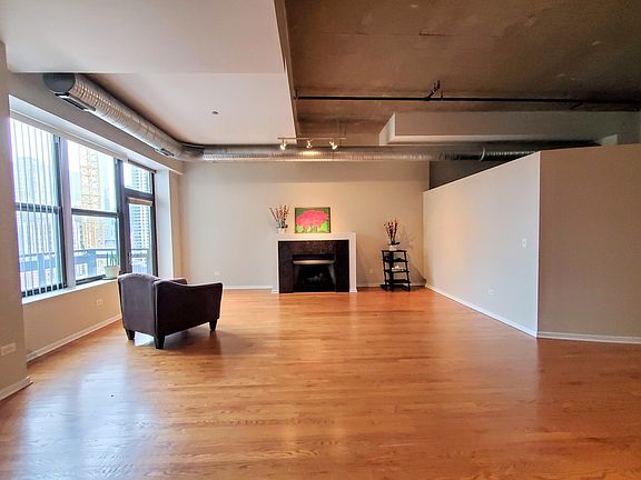 3rd image of 849 N Franklin St Unit 1417