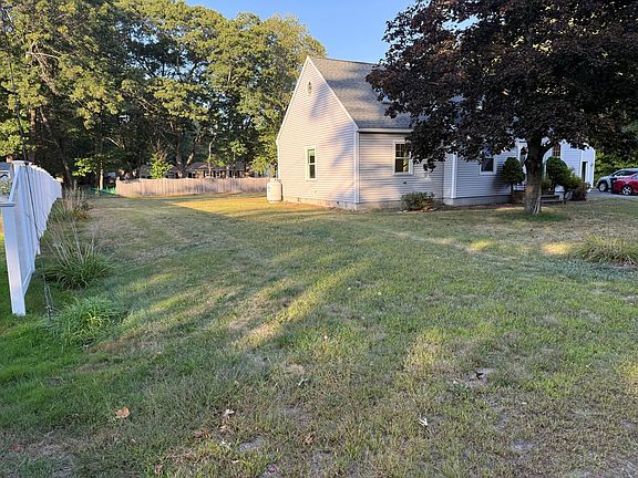 3rd image of 513 Falmouth Road