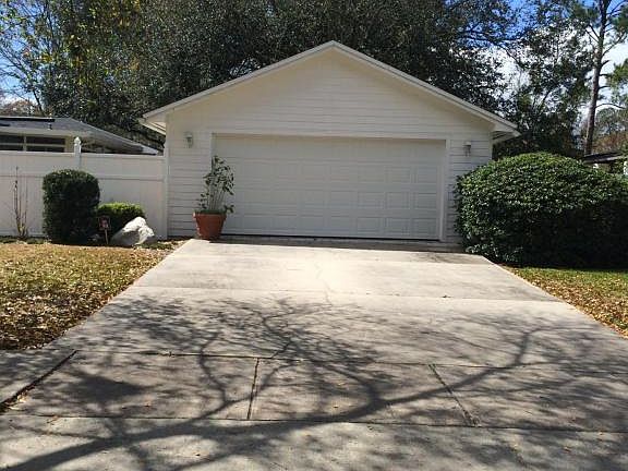 4th image of 1204 Jamaica Ct