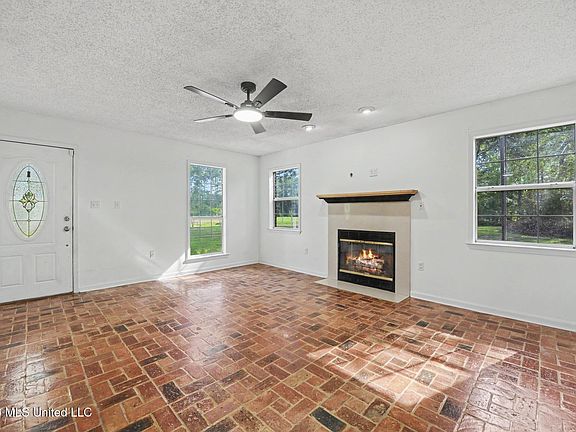 4th image of 107 Percy Parker Rd