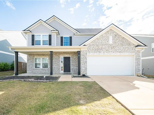 154 Red Oak Pl, Smiths Station, AL 36877