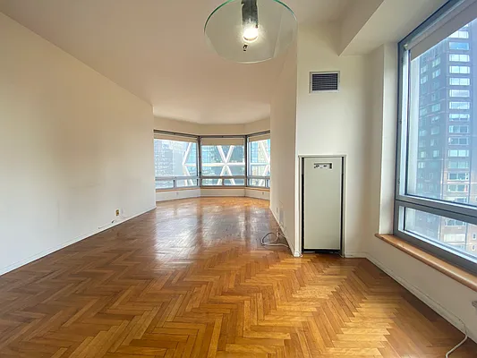 Rented by NY NY Condo, Inc | media 13