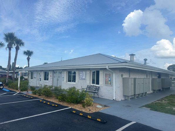 9C Douglas Dr, Tavares, FL 32778