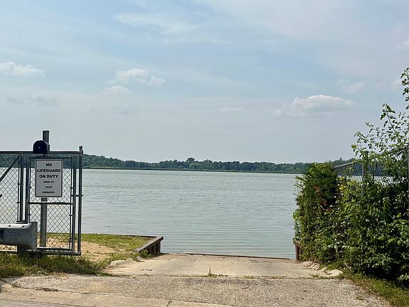 3rd image of 24684 W Lake Shore Dr