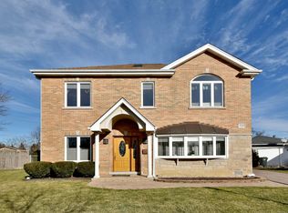 7524 Arcadia St, Morton Grove, IL 60053
