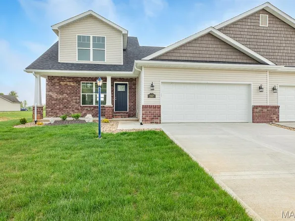 207 Wrigley Field Dr, Bethalto, IL 62010