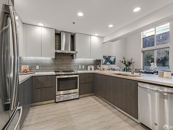 4th image of 49 Zoe St #A