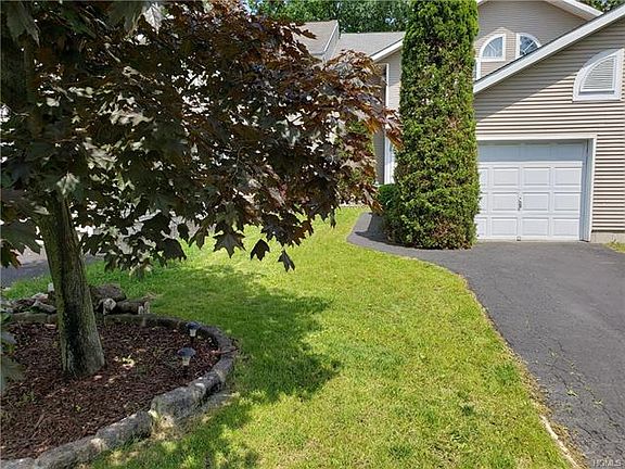 3rd image of 52 Brookside Dr W