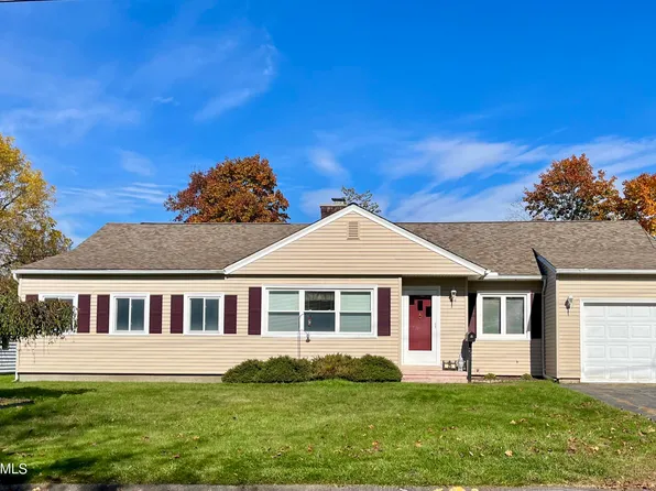 25 Maple St, North Adams, MA 01247