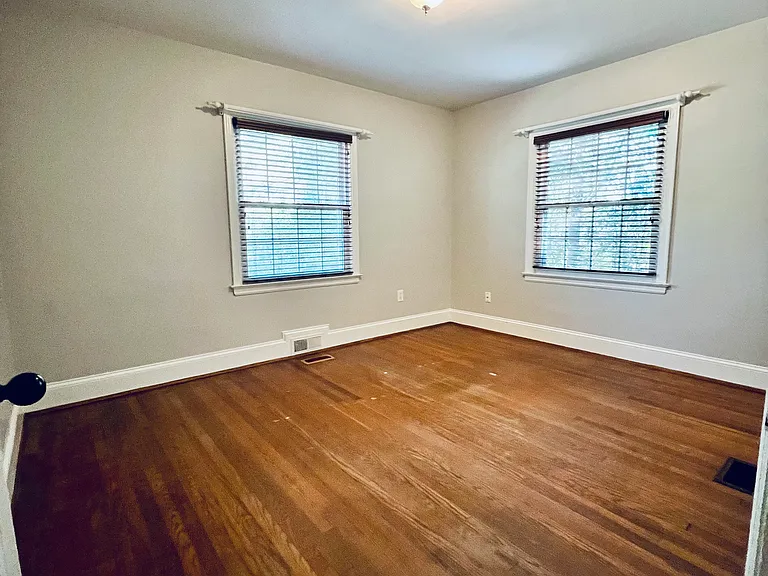 300 Pinecrest Dr — Photo 29