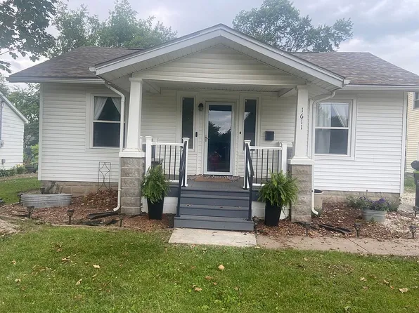 1611 S Clay Ave, Jacksonville, IL 62650