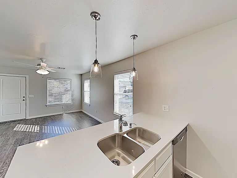 5017 Avion Ct — Photo 5