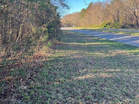 4th image of 621 N Airport Dr
