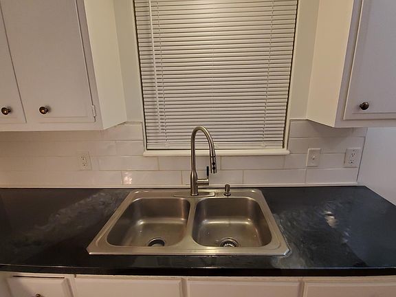 2nd image of 1733 Cromwell Dr #2