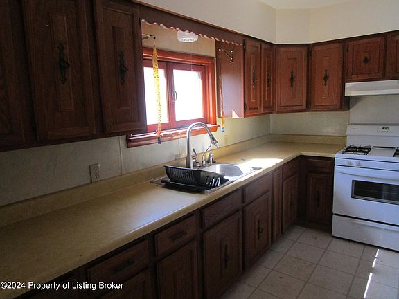 2nd image of 202 3rd St S