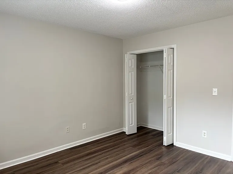 112 Ivy Garden Ln — Photo 4