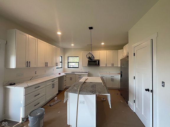 3rd image of 2540 Chrystal Woods Dr