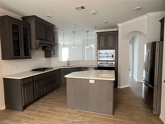 4th image of 2700 Lakewell Ln