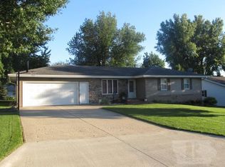 726 Alta Vista Dr, Carroll, IA 51401