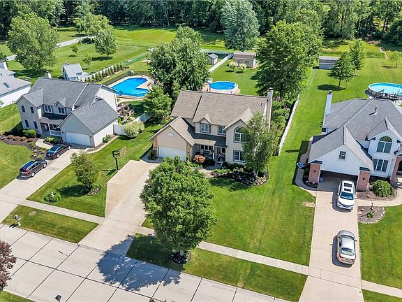 2nd image of 34897 Shawn Dr