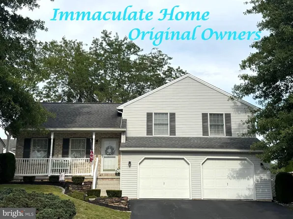 27 Pine Ridge Cir, Enola, PA 17025
