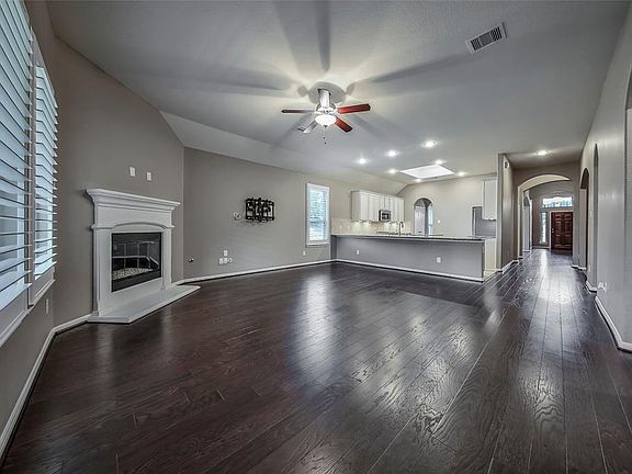 3rd image of 1551 Heartwood Dr