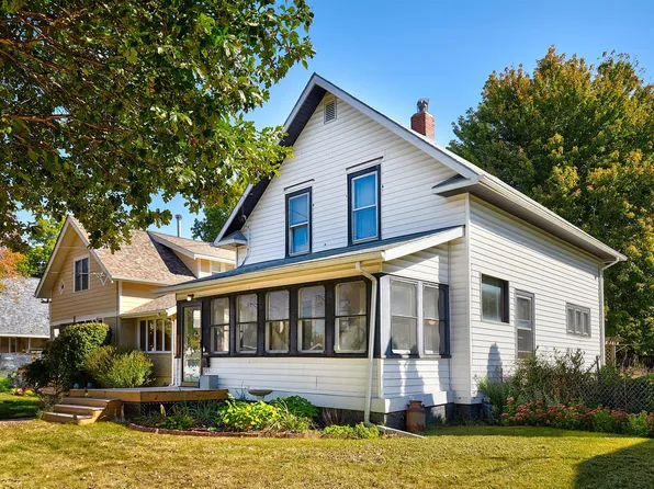 3019 Wright St, Des Moines, IA 50316