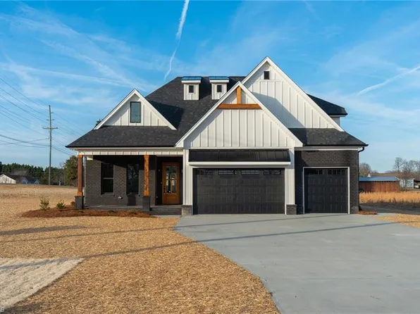 117 Hanes Ln, Lexington, NC 27295