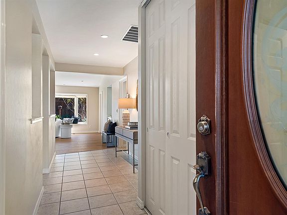 3rd image of 2426 Kamloops Court