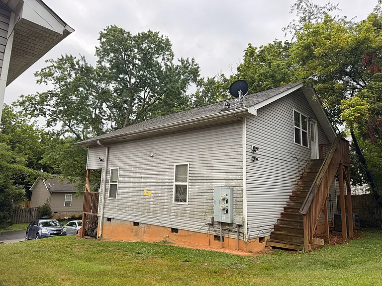 28 Buffalo St #B — Photo 19