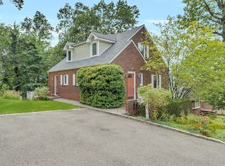 564 Elm Ave, Ridgefield, NJ 07657