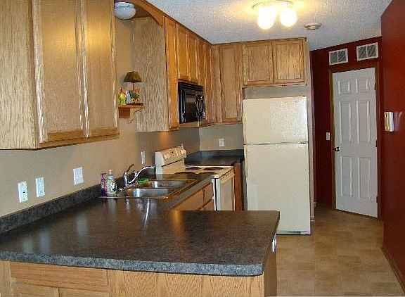 4th image of 1601 Riverwood Dr