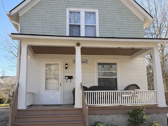 2nd image of 930 Dewey Ave
