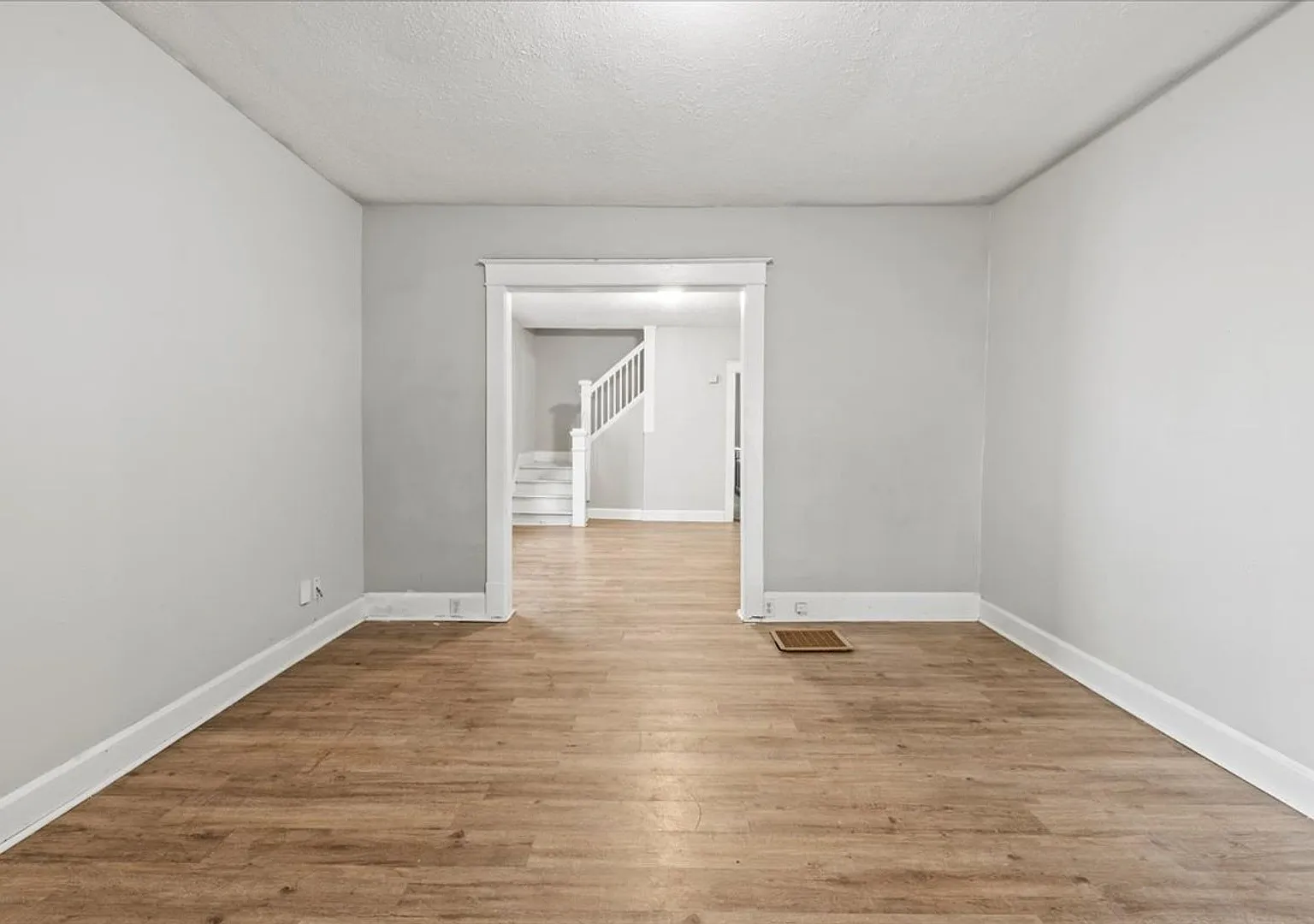 1119 N Dearborn Street - $1,249/mo. — Photo 2
