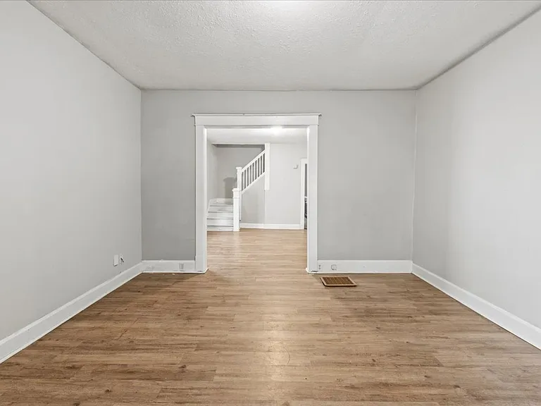 1119 N Dearborn St — Photo 2