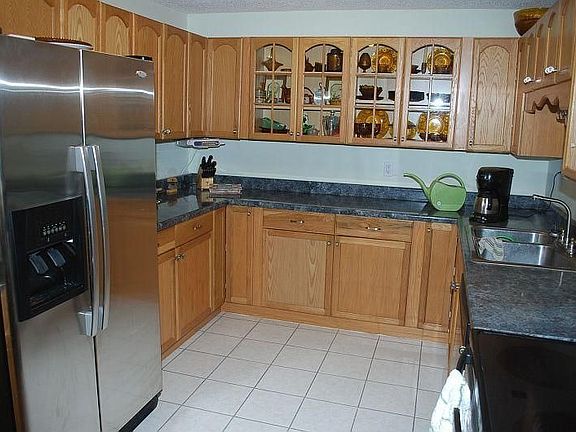 3rd image of 9205 Benny Bruce St