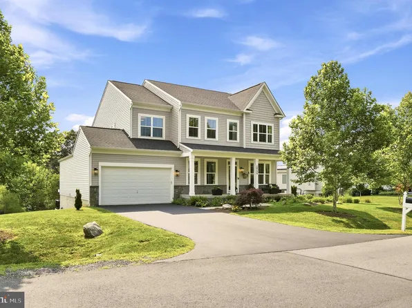 18120 Ridgewood Pl, Round Hill, VA 20141