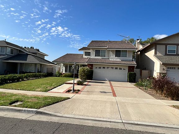 2nd image of 1221 N Lynwood Dr