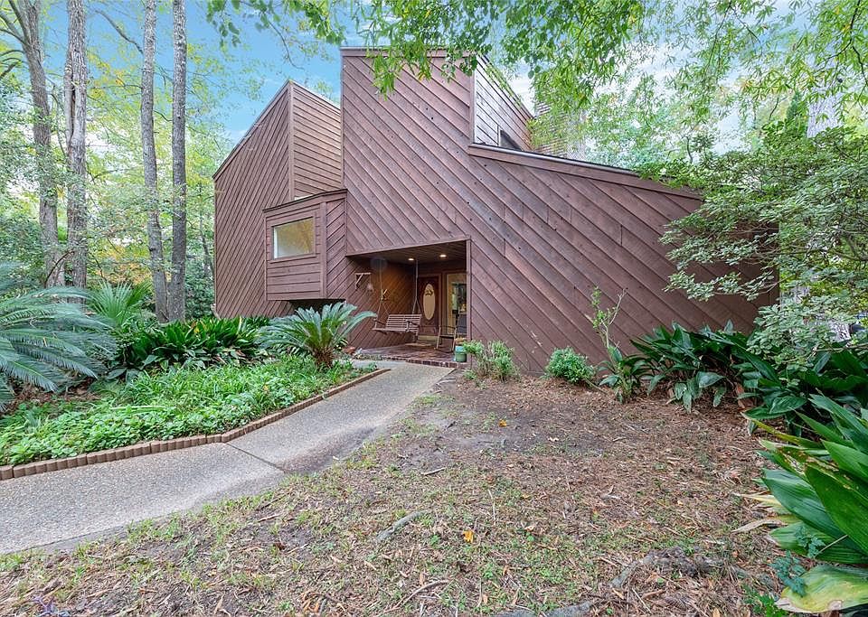 1st image of 2211 Hidden Creek Dr
