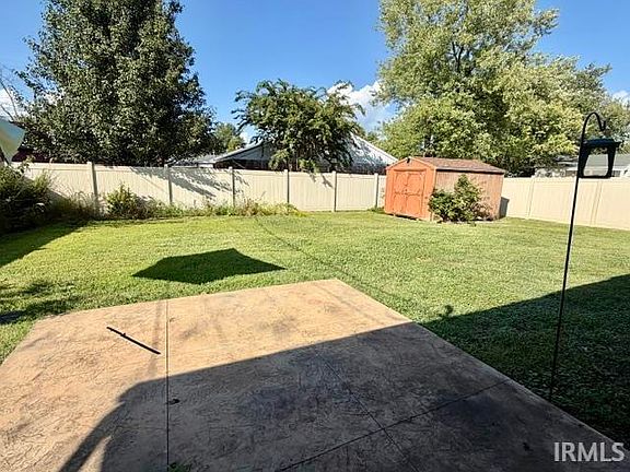 3rd image of 1001 Old Post Rd