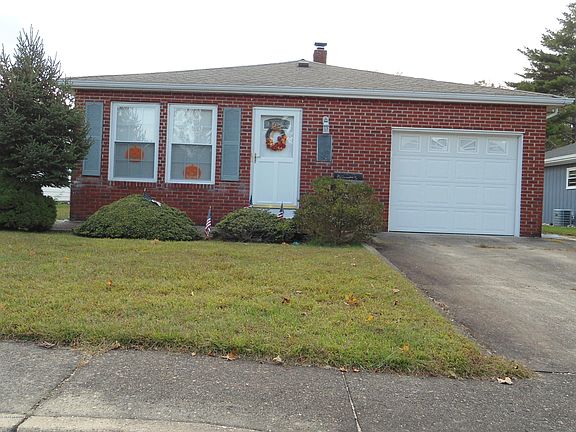 4th image of 160 Guadeloupe Dr