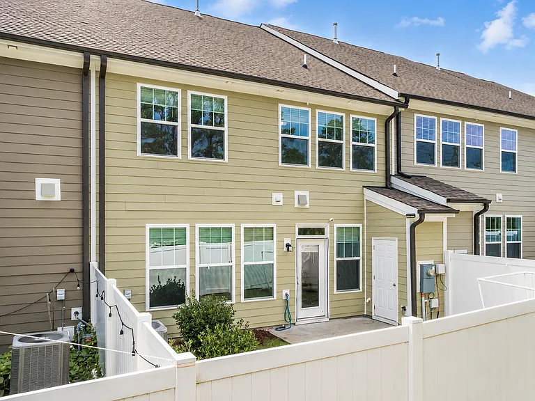 1013 Brennan Green Ct — Photo 18