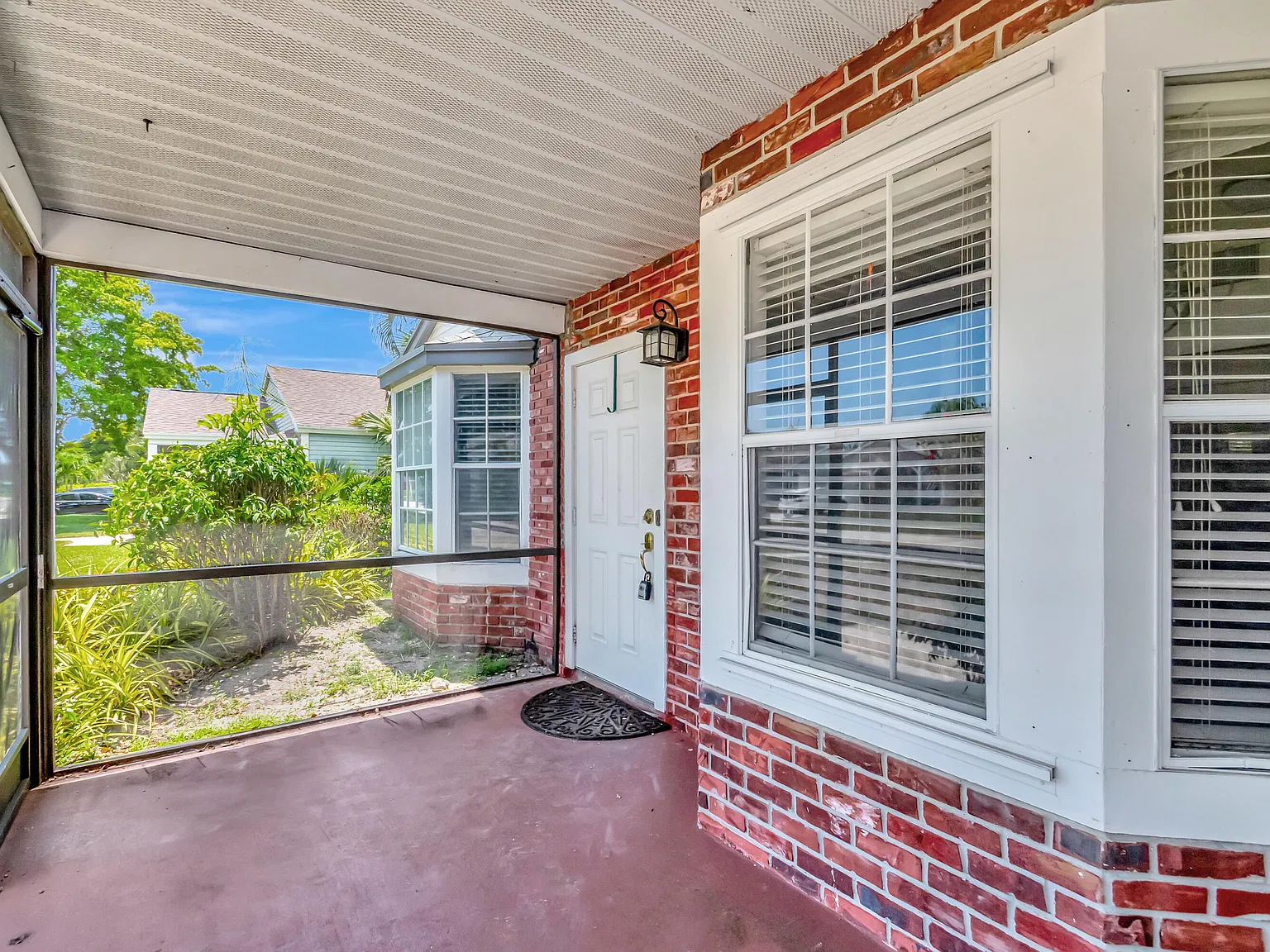 4 bed, 2.0 bath, 1190 sqft, $3,950 — Photo 3
